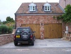Garage with flagstone paving